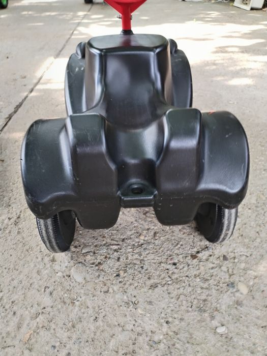 Mașinuță de mers pentru băieți.