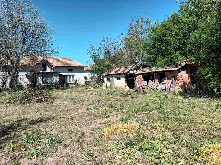 Продава се Къща в с. Девенци, Област Плевен - 140 кв.м за 110 €/кв.м - Снимка #2