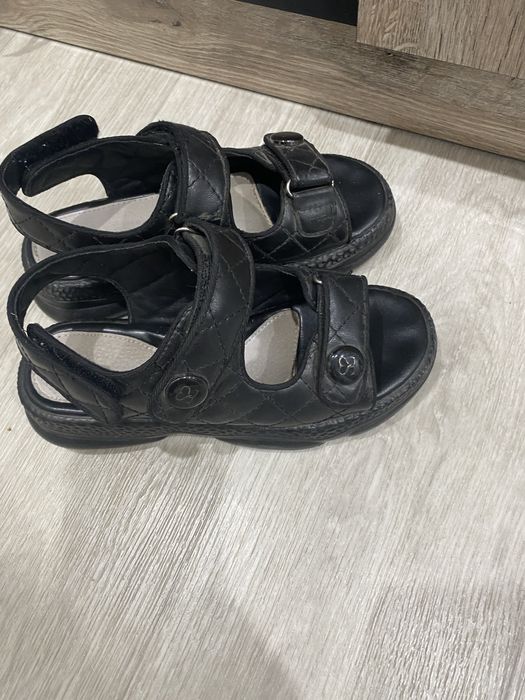 Продам сандали на девочку