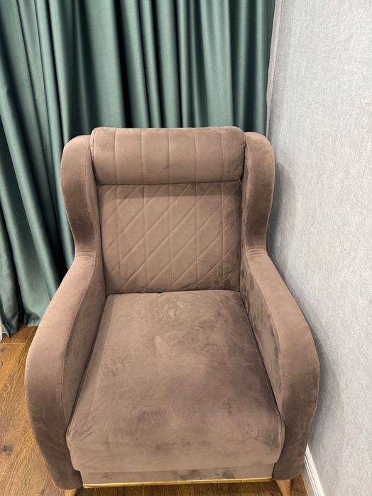 Продам диван с двумя креслами 55000