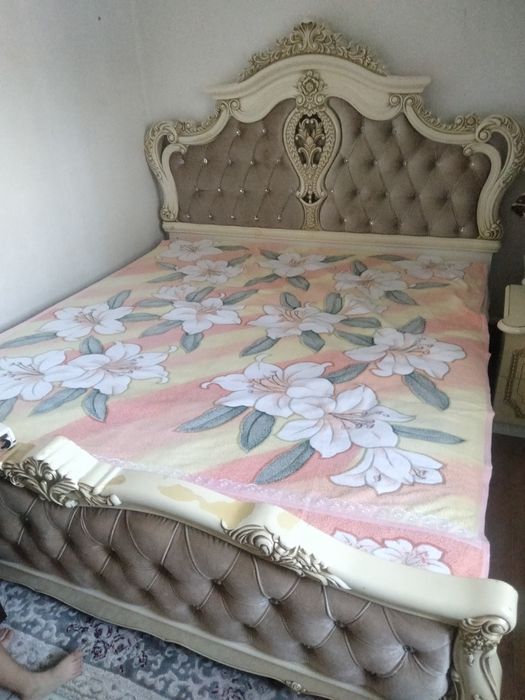 Кровать двуспальная