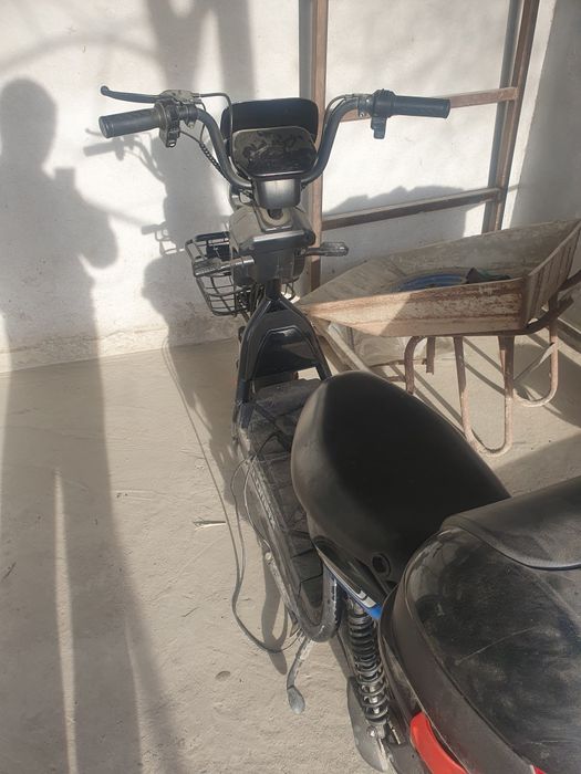 Skuter sotiladi srochni pul zarur