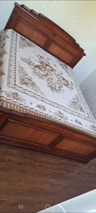 Продам спальный гарнитур