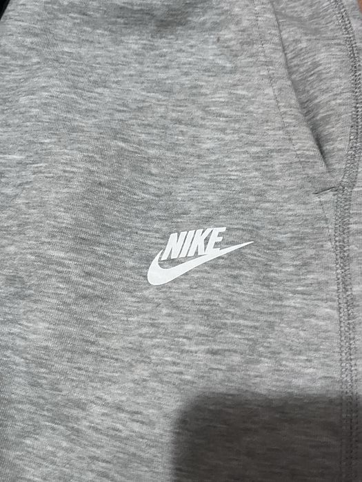 Pantaloni Nike Tech