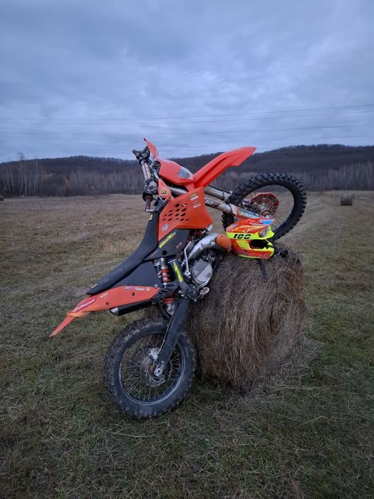Vând ktm exc 300 2010 pornire buton,cu acte