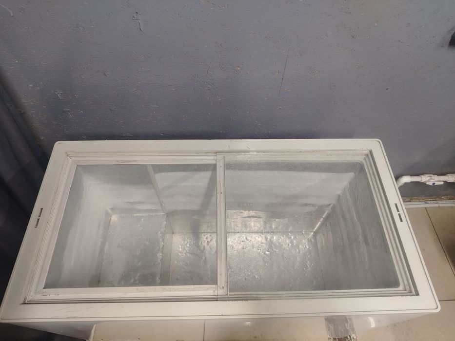 Холодильная витрина для магазина