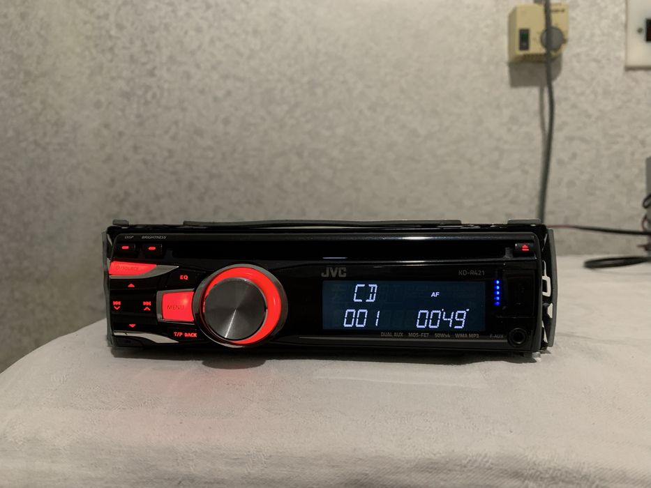 Авто Cd плеър JVC USB