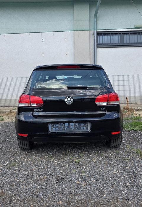Vând Volkswagen Golf VI  benzină 1.6MPI