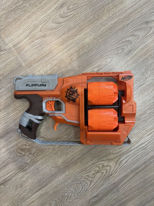 NERF Zombie Strike FlipFury — бластер-револьвер (б/у)