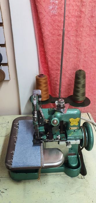 Продаётся оверлог двухниточный