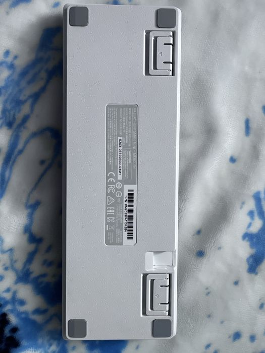 Vand tastatura razer