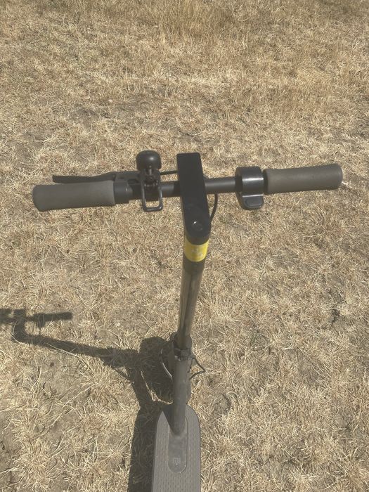 Vând trotineta xiomi