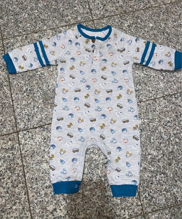 Космонавти, ромпъри, гащеризони за 3-6-9 месеца