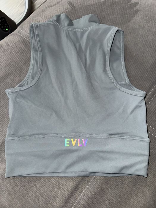 Дамски спортни дрехи нови и малко носени