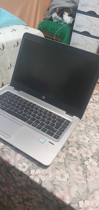 Лаптоп hp перфектен