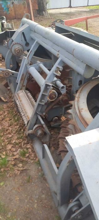 Продается жатка кукурузная на Дон 680