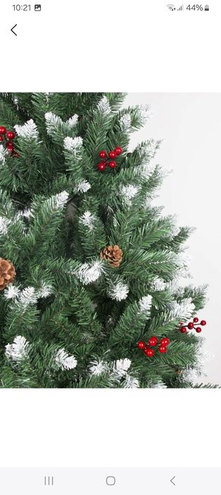 Ёлка новая отличная  даже игрушек не надо