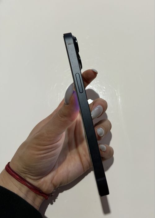 Телефон iPhone 14