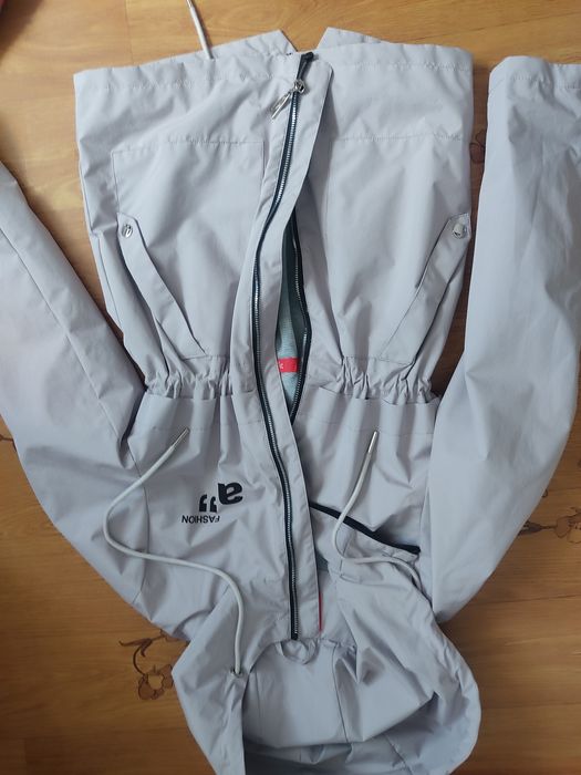 Плащик на девочку.