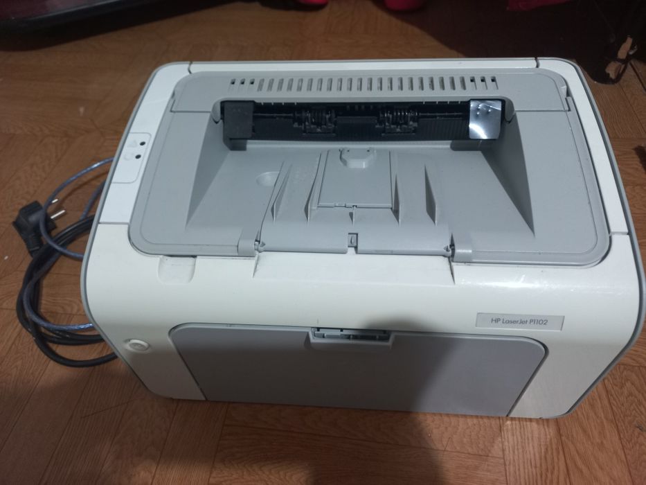 Продам принтер Hp p1102