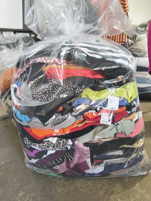 Дрехи втора употреба на едро