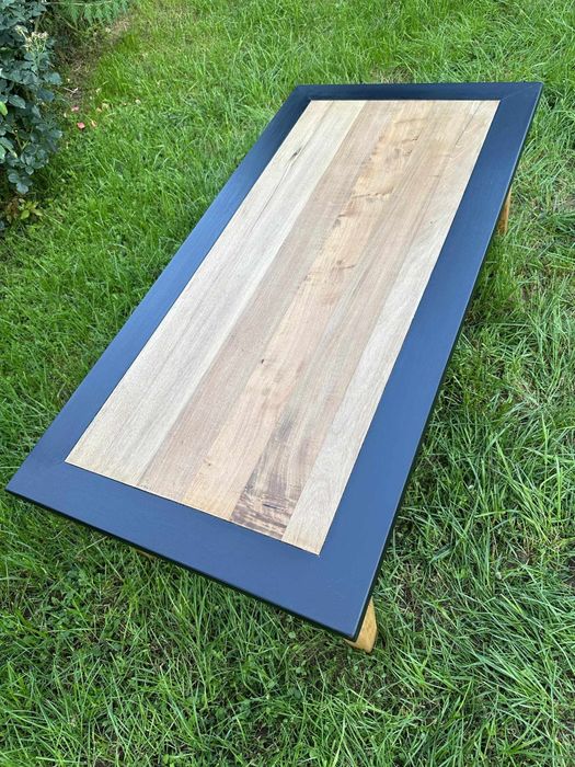 Masă din lemn masiv