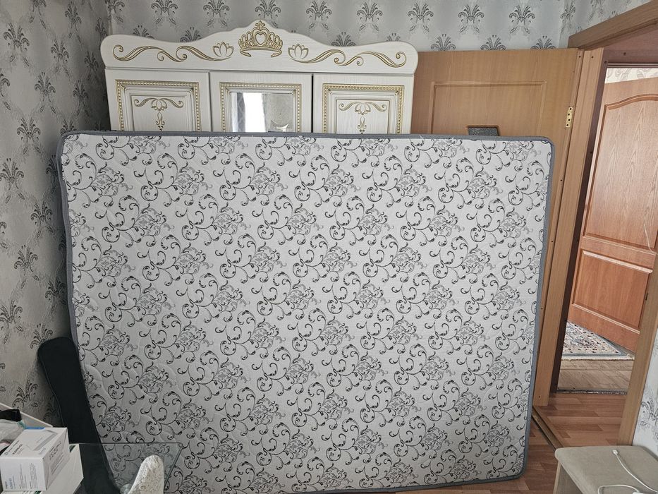 Двухспальная кровать