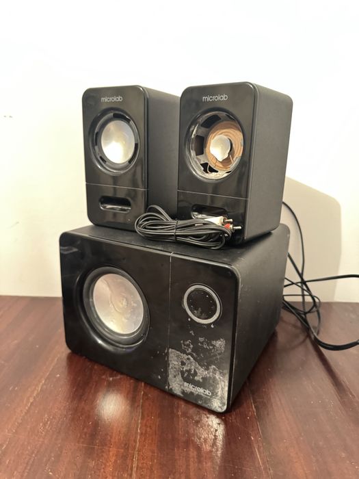 Продаю колонку microlab M-600