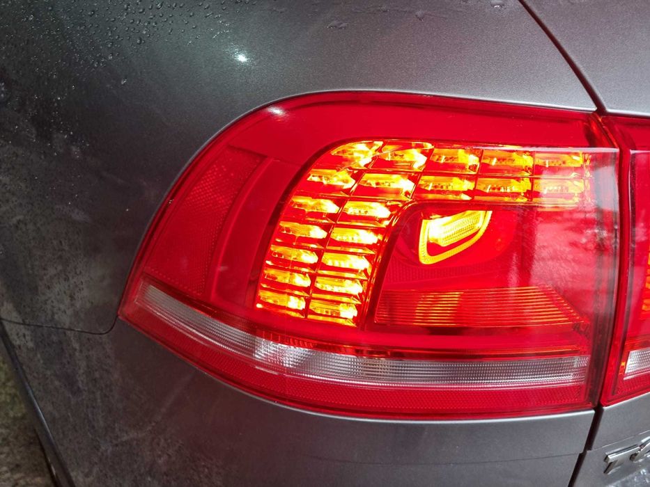 Stop lama tripla aripa haion stanga dreapta LED Touareg 7P facelift