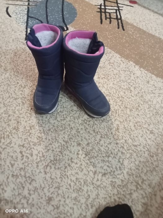 Продам детскую обувь