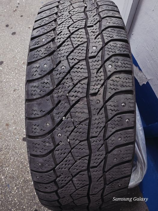 Зимний шипованный балон 235*65*R17