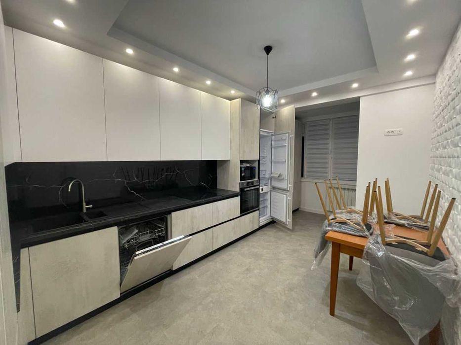 Дава се под наем Тристаен апартамент в София, Младост 1А - 76 кв.м за 475 € - Снимка #3