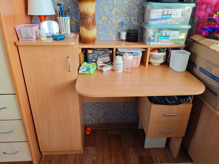 Продам письменный стол