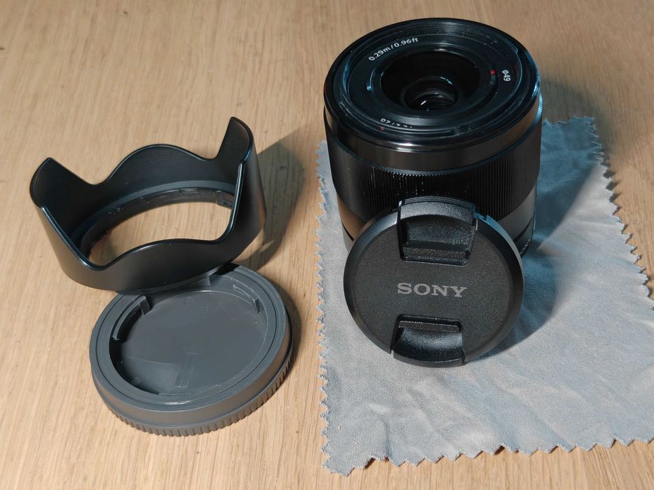 Обектив Sony FE 28mm f/2