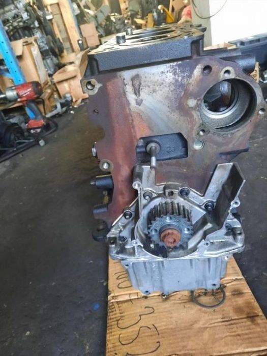 bloc motor ambielat complet cu pompa ulei și baie golf 6 passat b7 1