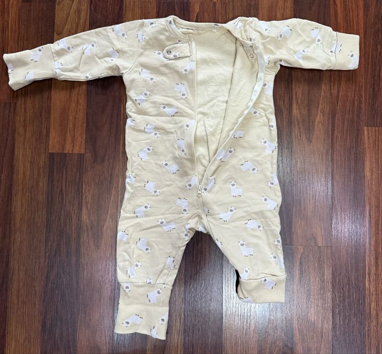 Детские вещи в количестве пяти штук зимние осенние весенние