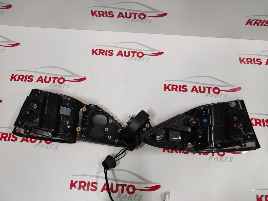 Комплект стопове с рефлектор и зареждачка за Tesla model x 2024г