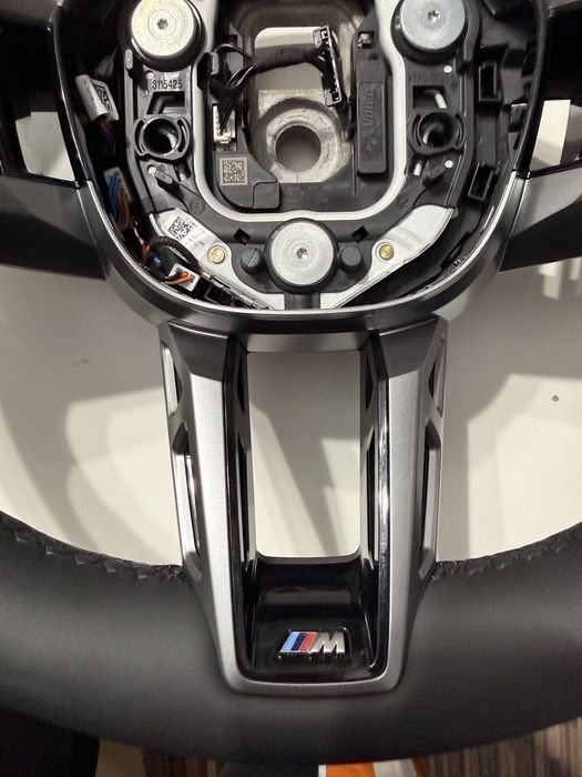 Volan original BMW M Seria 5 G60, Seria 7 G70 si X3 G45  FARA PADELE