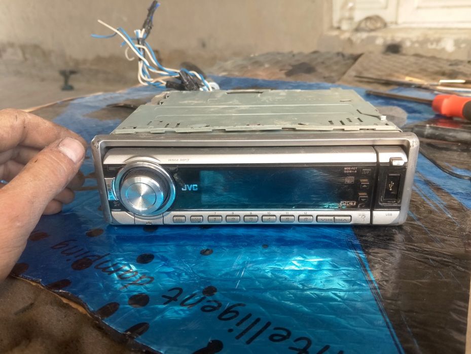 Magnitafon JVC KDJ-G821