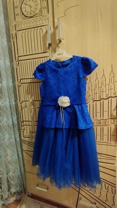 Продаю платье 7-8 лет