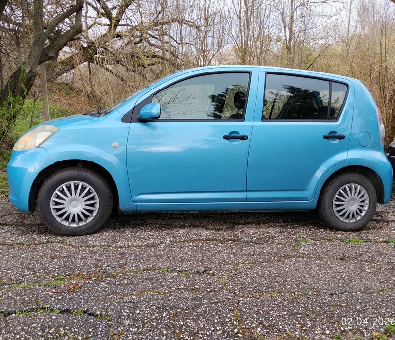 СПЕШНО Daihatsu Sirion 1.0