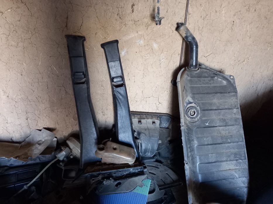 Мерс 190 разбор запчасть