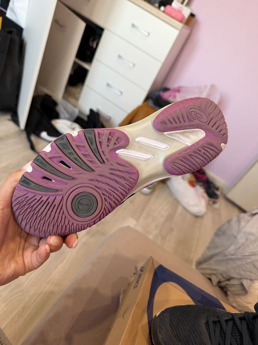 Маратонки Asics за волейбол