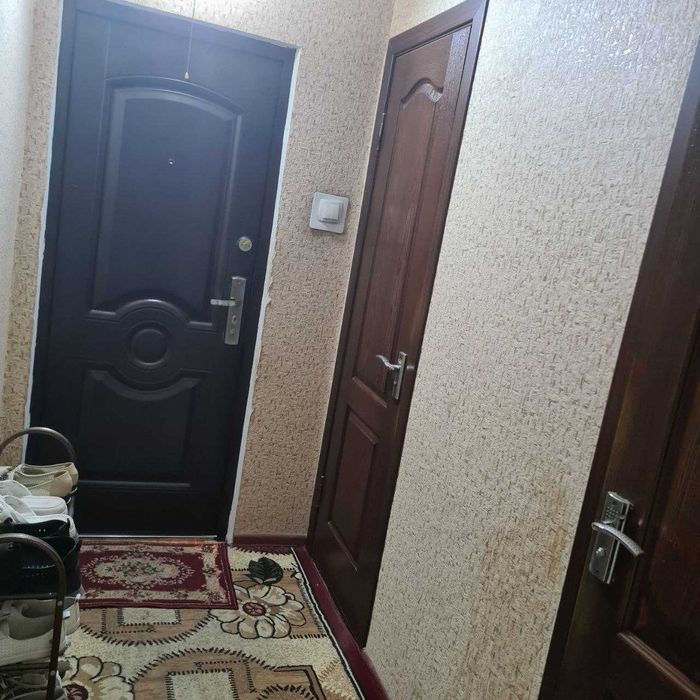 Авиасозлар 1, Кадышева 61-сонли мактаб ёнида