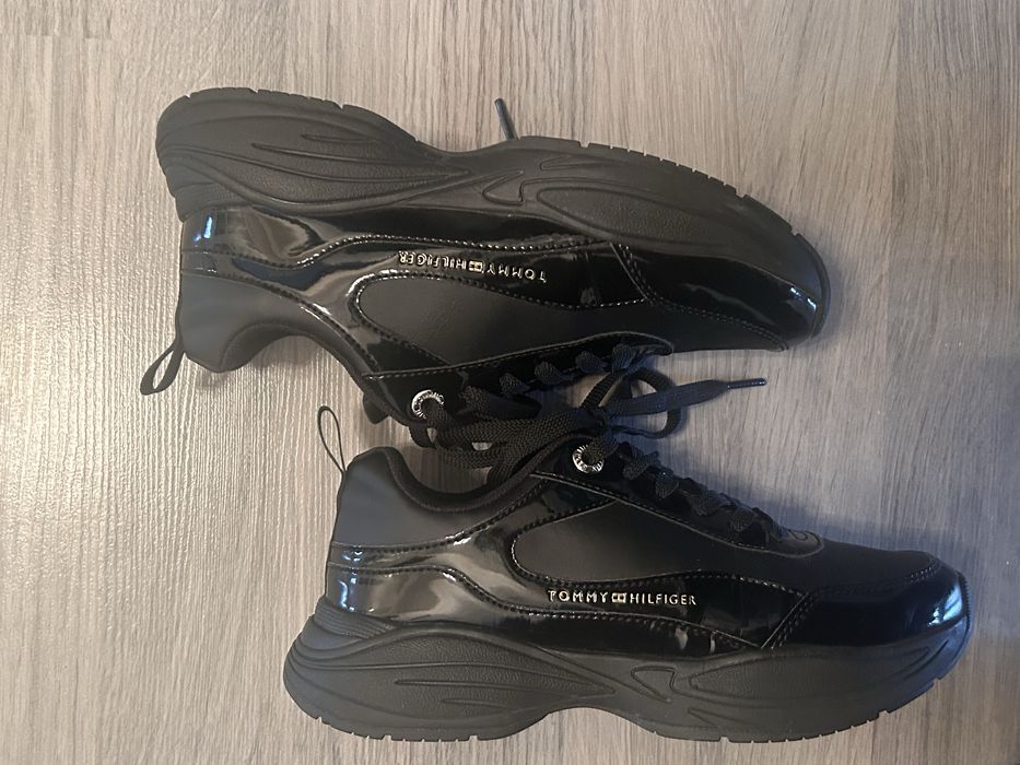 Adidasi Tommy Hilfiger
