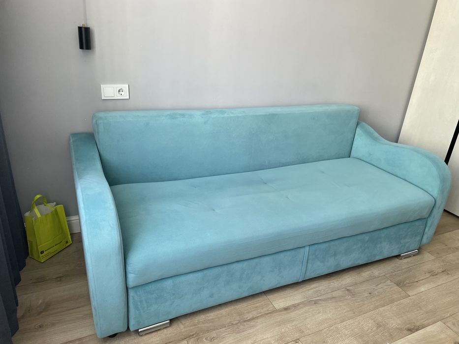 Продаю диван в хорошем состояний