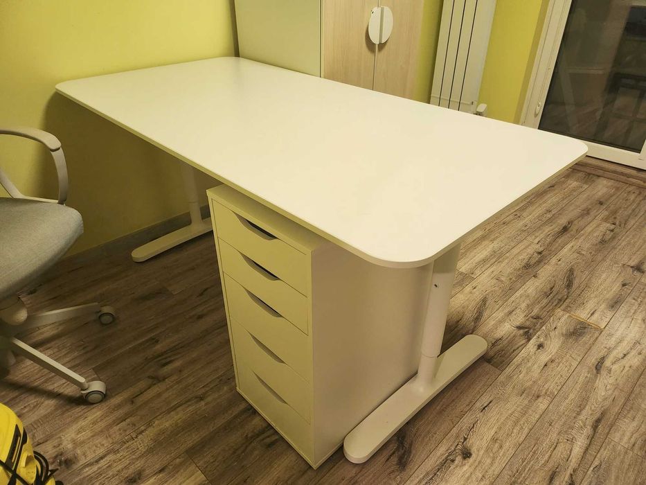 Бюро BEKANT от IKEA - 160x80 с регулируема височина