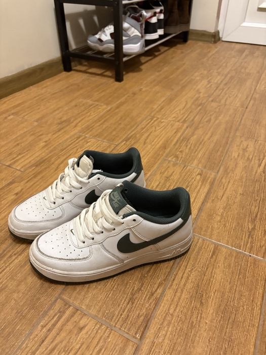 Adidasi nike air force 1