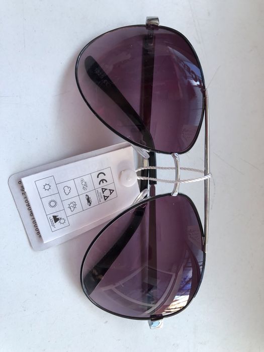 Слънчеви очила на едро