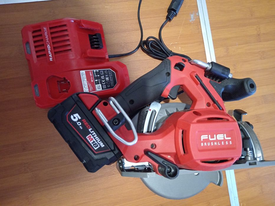 Vând circular Milwaukee M 18 FCS 552